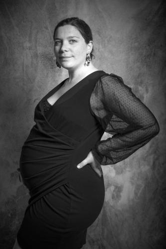 photo femme enceinte noir et blanc